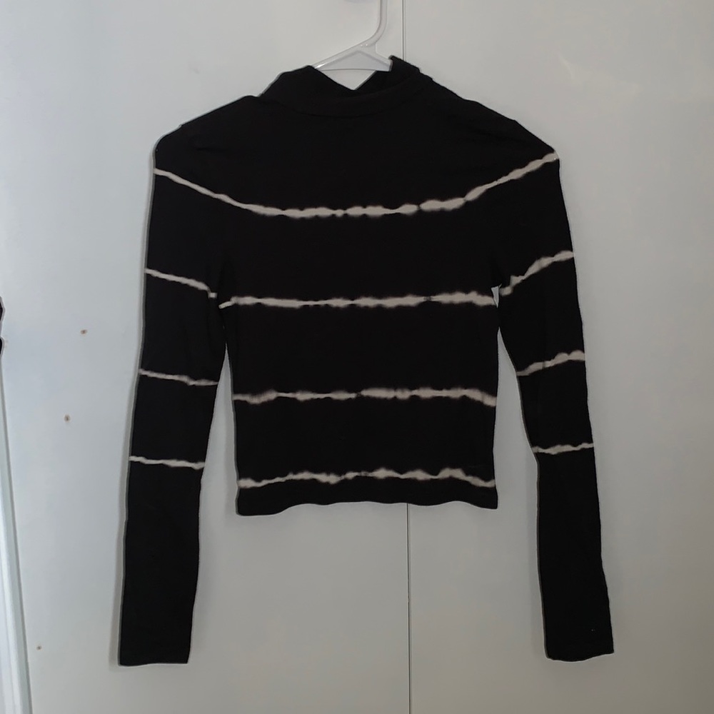 Adorable fitted long sleeve!